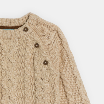 كنزة تريكو محبوكة بغرزة الضفيرة باللون البيج للأولاد الصغار